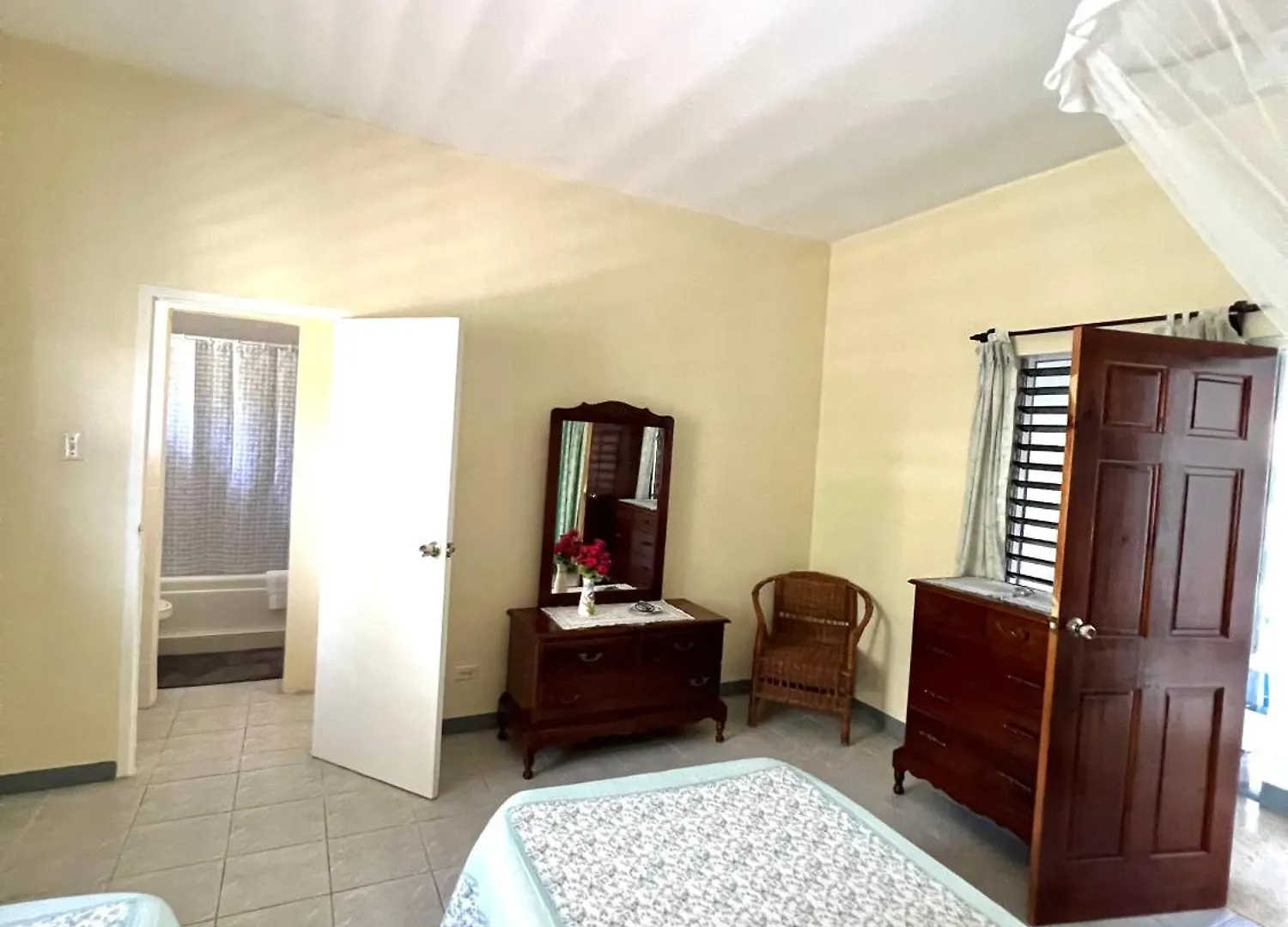 Crescent Lodge Runaway Bay 0*,